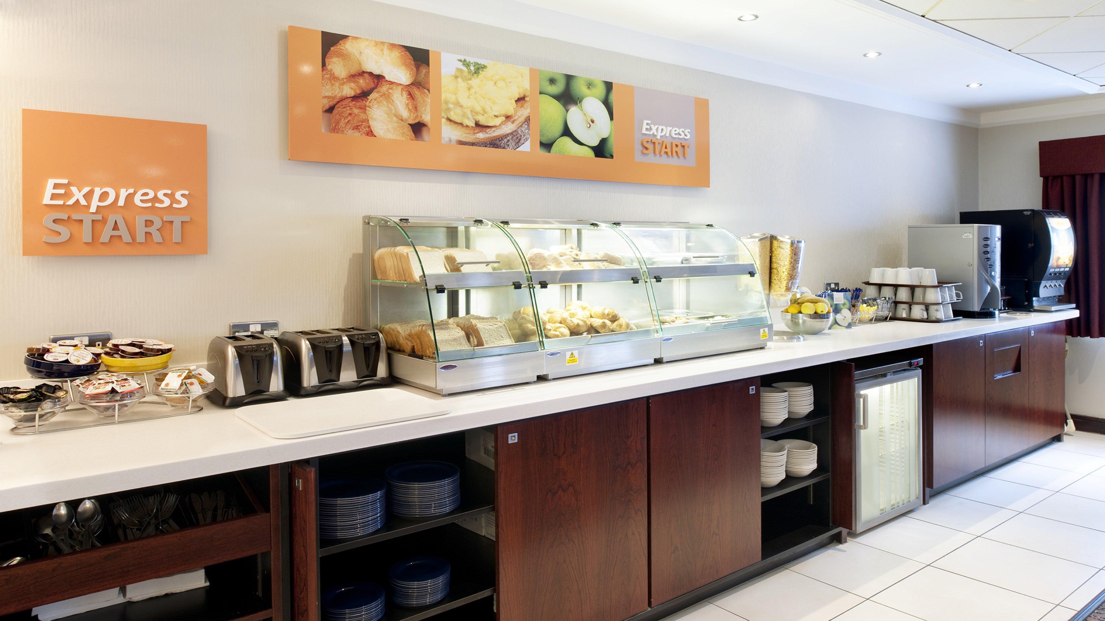 Holiday Inn Express Leeds-East By Ihg Exterior photo