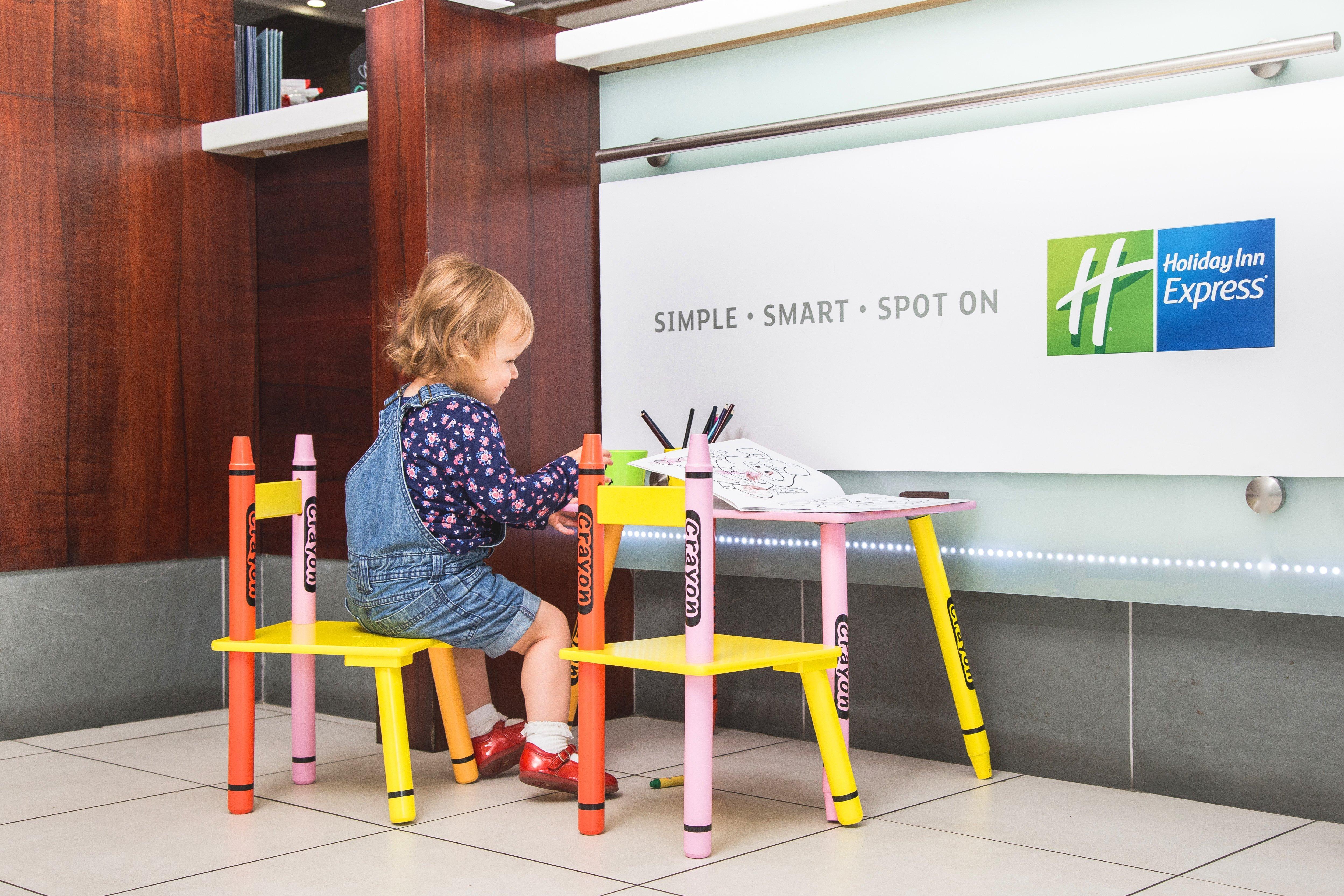 Holiday Inn Express Leeds-East By Ihg Exterior photo