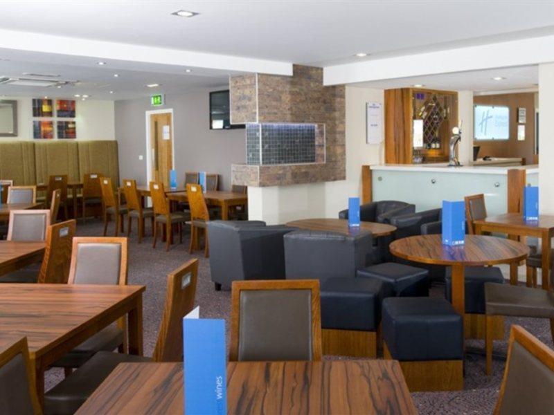 Holiday Inn Express Leeds-East By Ihg Exterior photo
